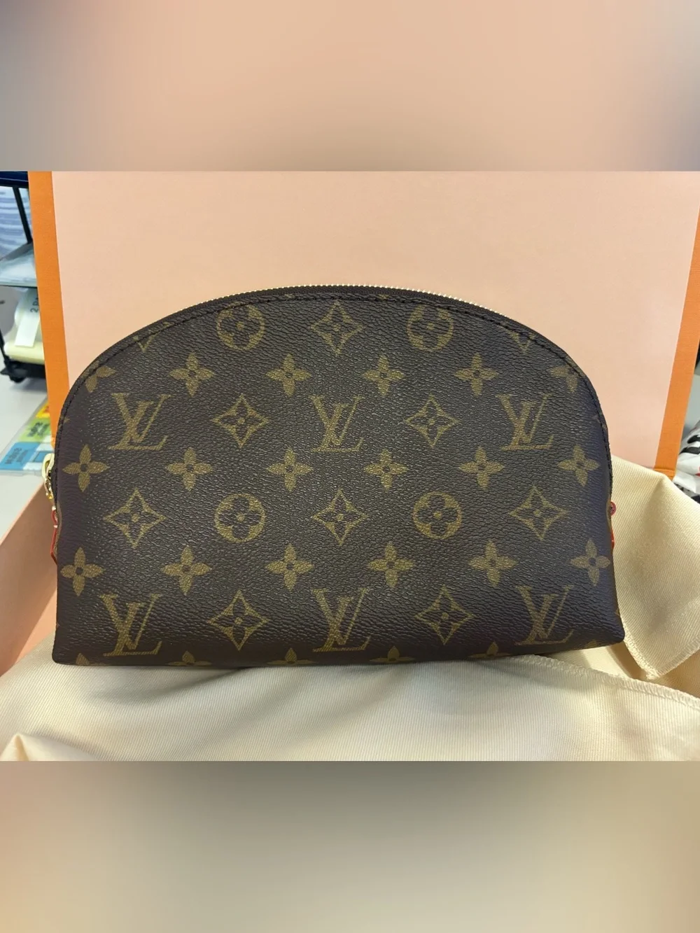 NEW-NEVER USED NWT Louis Vuitton Monogram Canvas Cosmetic Pouch in Brown & Gold